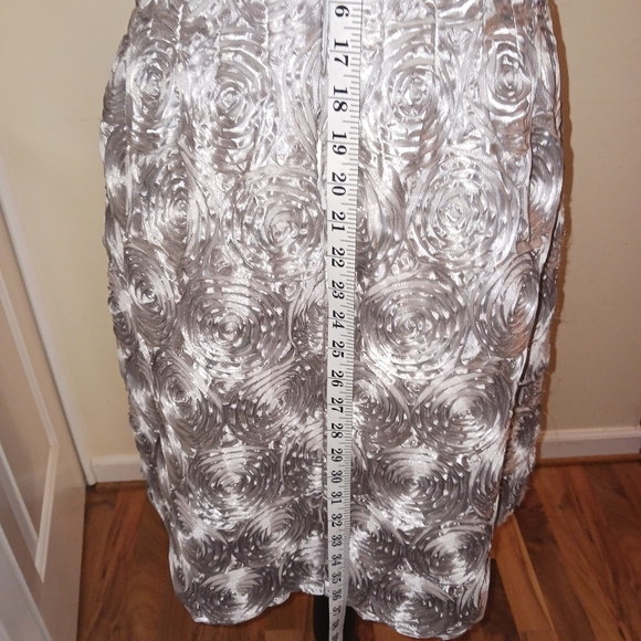 Kristen Davis sleeveless Silver Dress Size 12 - Picture 4 of 13